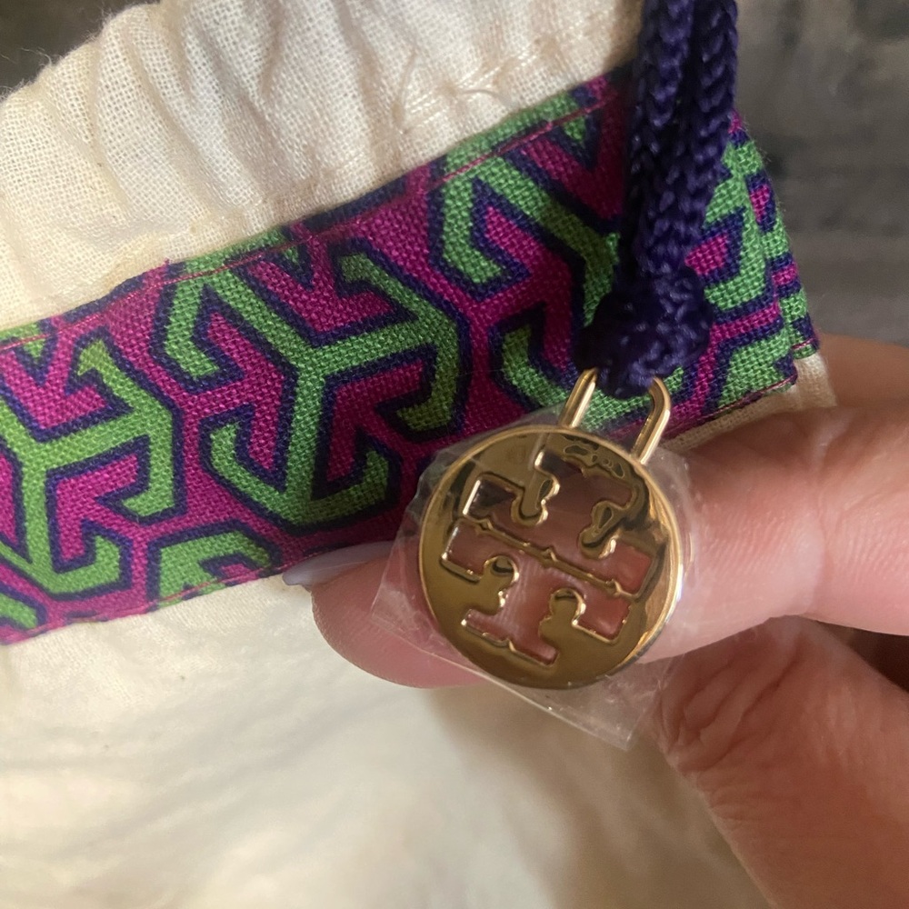 Tory Burch Cream Drawstring Dust Bag with Purple and Green Trim - Picture 6 of 6
